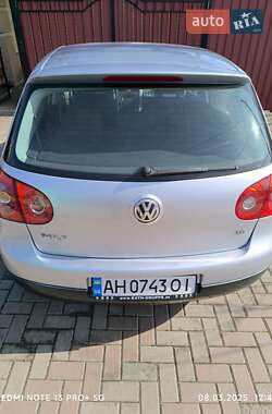 Хэтчбек Volkswagen Golf 2005 в 