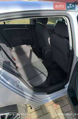 Хэтчбек Volkswagen Golf 2005 в 