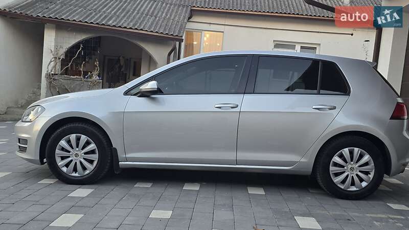 Хэтчбек Volkswagen Golf 2012 в Мукачево