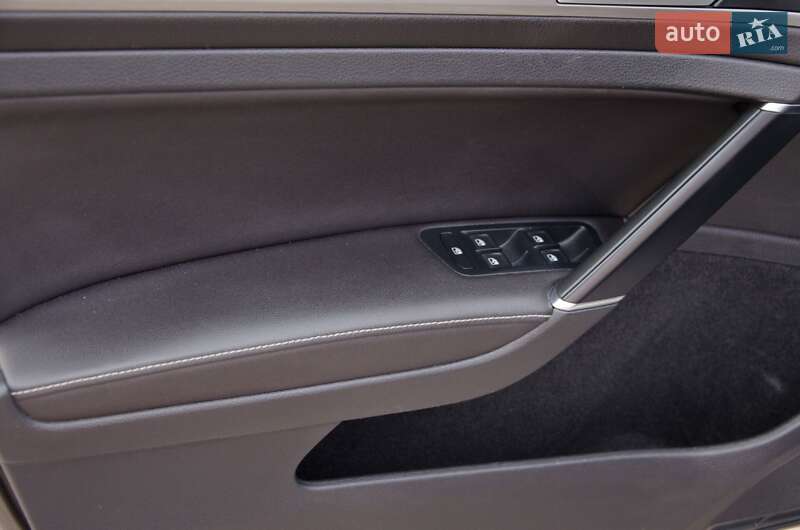 Універсал Volkswagen Golf 2015 в Сарнах