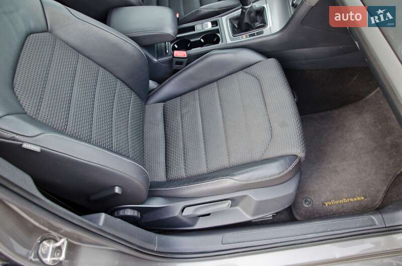 Універсал Volkswagen Golf 2015 в Сарнах