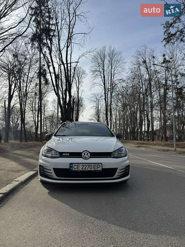 Універсал Volkswagen Golf 2015 в Чернівцях