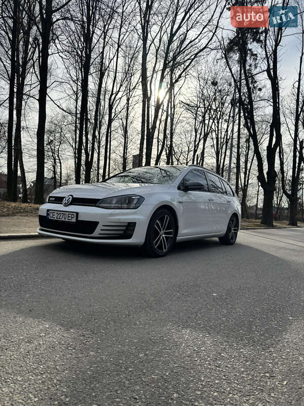 Універсал Volkswagen Golf 2015 в Чернівцях