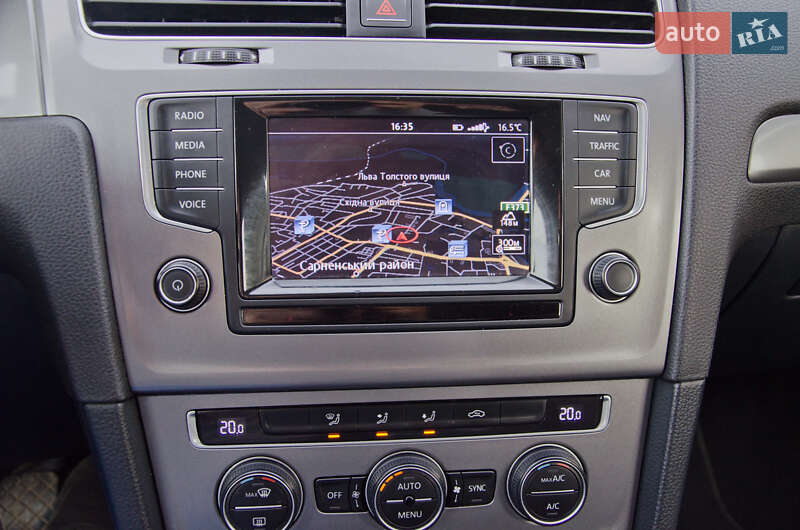 Універсал Volkswagen Golf 2015 в Сарнах