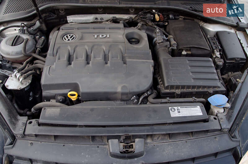 Універсал Volkswagen Golf 2015 в Сарнах