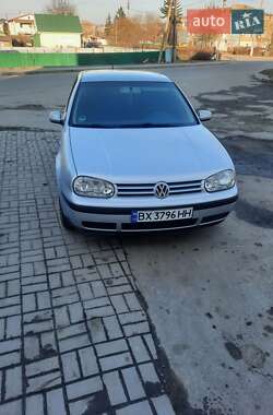 Хэтчбек Volkswagen Golf 2001 в Красилове