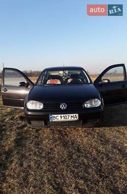 Хетчбек Volkswagen Golf 2003 в Пустомитах