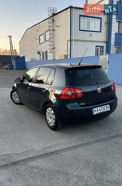 Хэтчбек Volkswagen Golf 2006 в Киеве