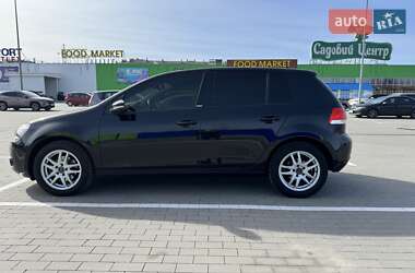 Хэтчбек Volkswagen Golf 2012 в 