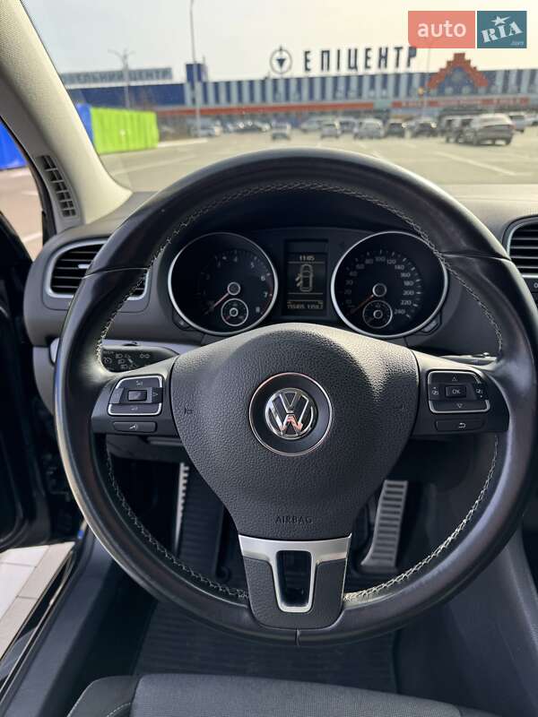 Хетчбек Volkswagen Golf 2012 в Вінниці