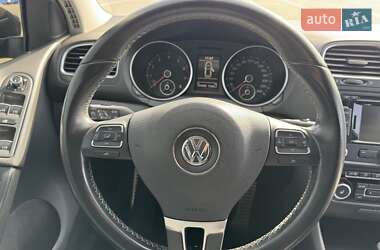 Хэтчбек Volkswagen Golf 2012 в 