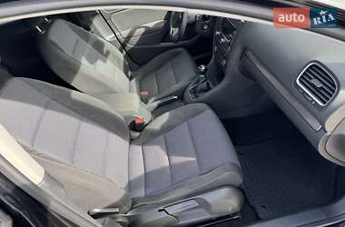Хэтчбек Volkswagen Golf 2012 в 