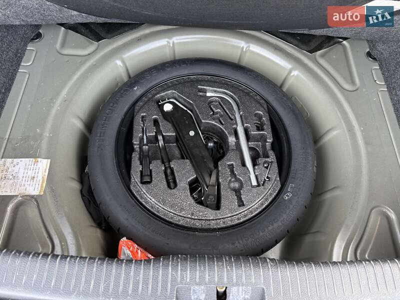 Хетчбек Volkswagen Golf 2012 в Вінниці