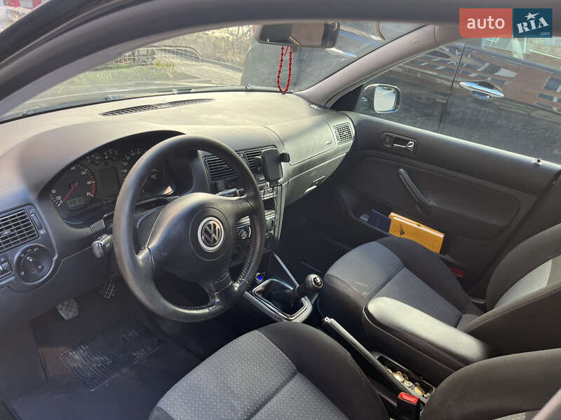 Хэтчбек Volkswagen Golf 2003 в Тернополе