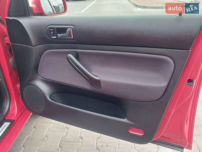 Хетчбек Volkswagen Golf 2003 в Одесі