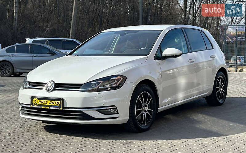 Хетчбек Volkswagen Golf 2018 в Чернівцях