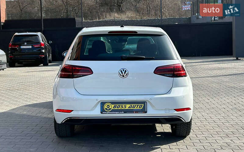 Хетчбек Volkswagen Golf 2018 в Чернівцях