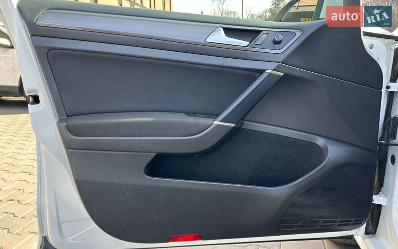 Хетчбек Volkswagen Golf 2018 в Чернівцях