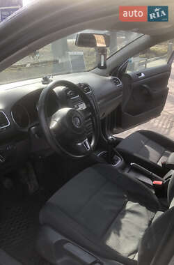 Універсал Volkswagen Golf 2010 в 