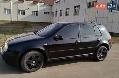 Хетчбек Volkswagen Golf 2001 в Сумах