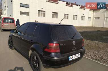 Хетчбек Volkswagen Golf 2001 в Сумах