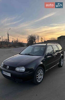 Універсал Volkswagen Golf 2001 в Києві