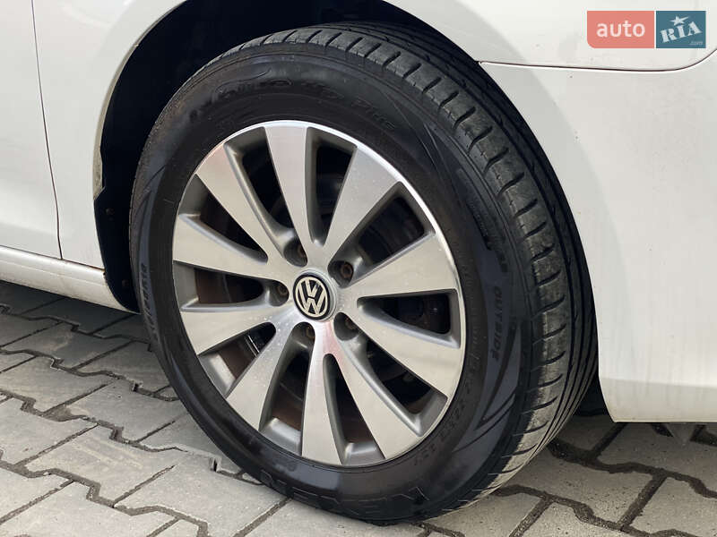 Универсал Volkswagen Golf 2011 в Луцке