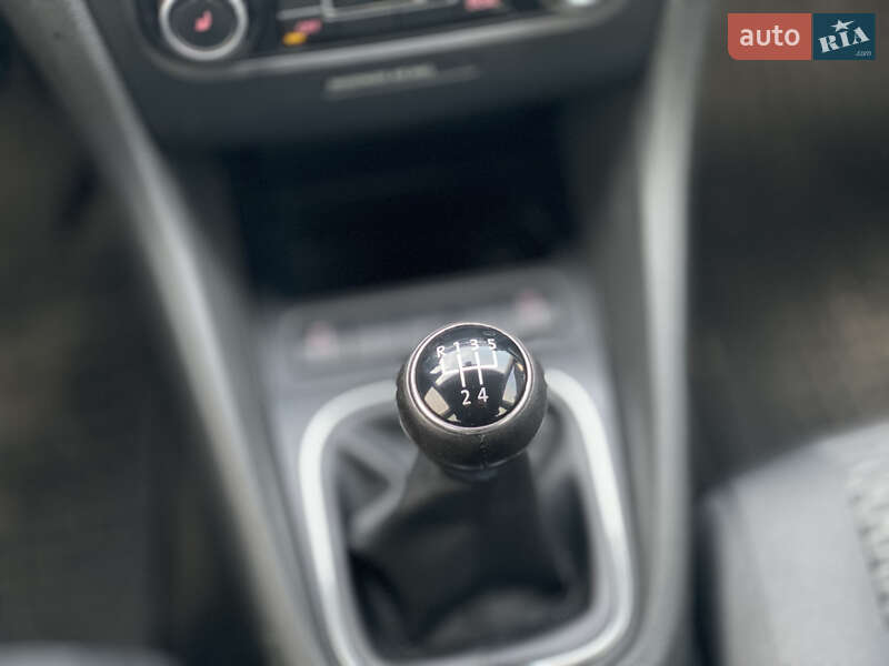 Универсал Volkswagen Golf 2011 в Луцке