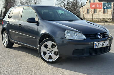 Хетчбек Volkswagen Golf 2004 в Звягелі