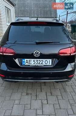 Универсал Volkswagen Golf 2017 в 