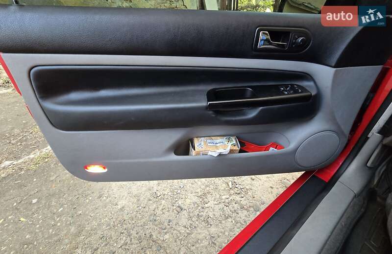 Хэтчбек Volkswagen Golf 2002 в Ивано-Франковске