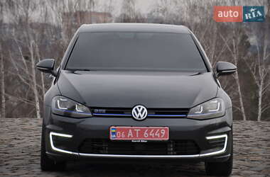 Хэтчбек Volkswagen Golf 2015 в Житомире