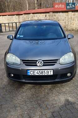 Хетчбек Volkswagen Golf 2005 в Чернівцях