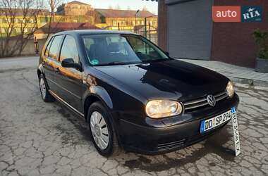 Хетчбек Volkswagen Golf 2002 в Тернополі