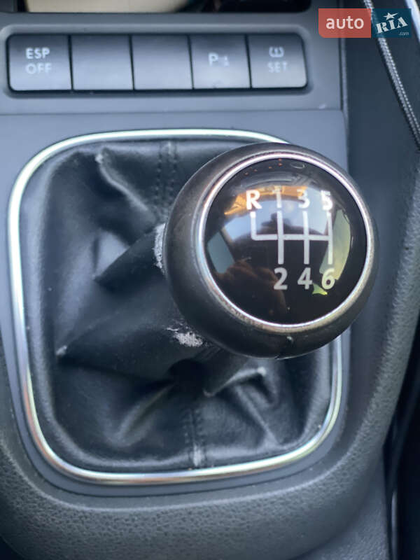 Хетчбек Volkswagen Golf 2009 в Чернівцях