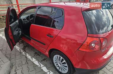 Хетчбек Volkswagen Golf 2005 в Старокостянтинові