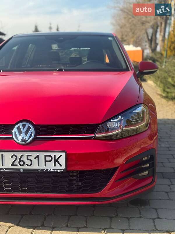 Хетчбек Volkswagen Golf 2019 в Києві