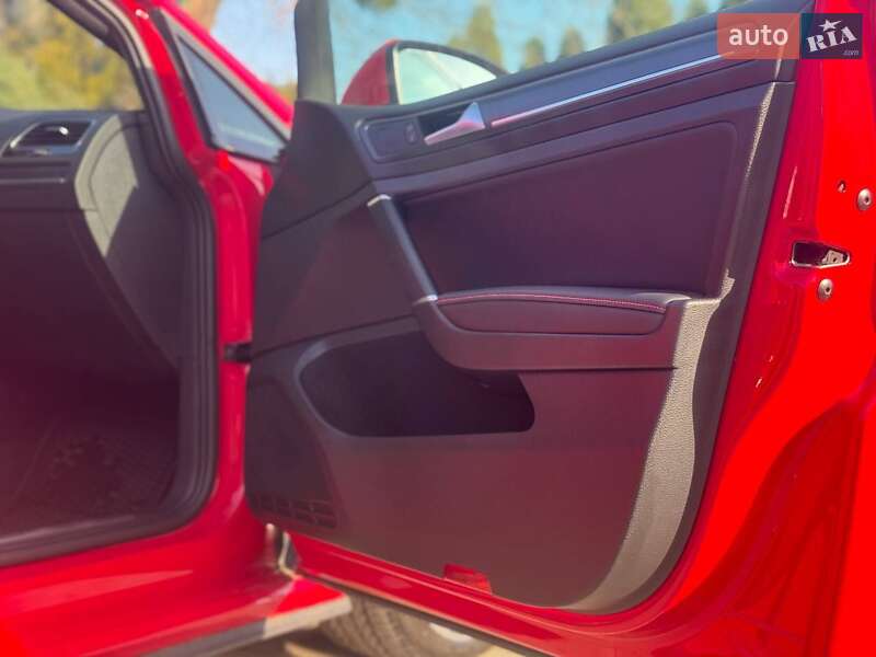 Хетчбек Volkswagen Golf 2019 в Києві