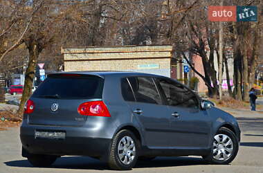 Хетчбек Volkswagen Golf 2006 в Дніпрі