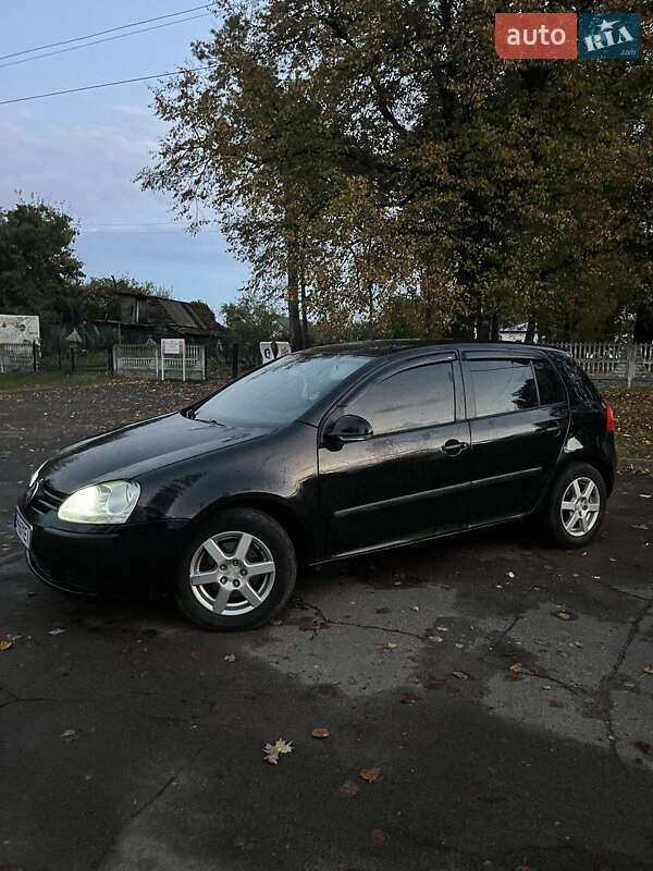 Хэтчбек Volkswagen Golf 2005 в Кролевце