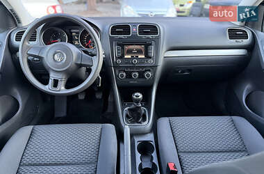 Хэтчбек Volkswagen Golf 2010 в Виннице