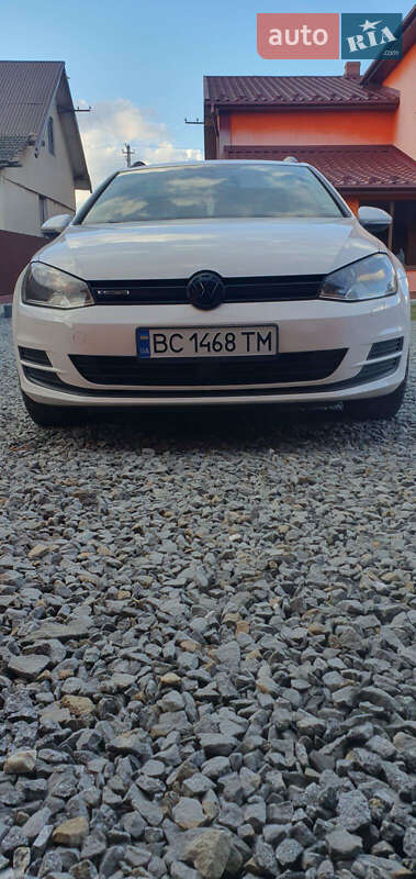Универсал Volkswagen Golf 2015 в Стрые
