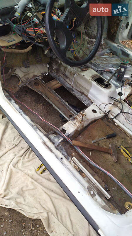 Хетчбек Volkswagen Golf 1988 в Дніпрі