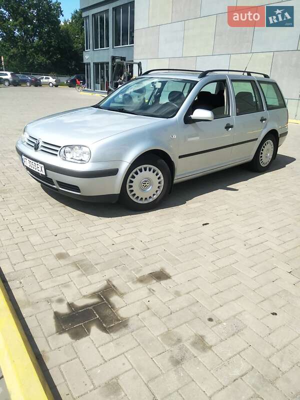 Універсал Volkswagen Golf 2001 в Івано-Франківську
