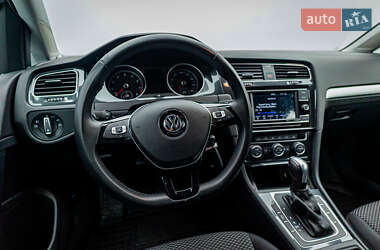 Хэтчбек Volkswagen Golf 2020 в Киеве