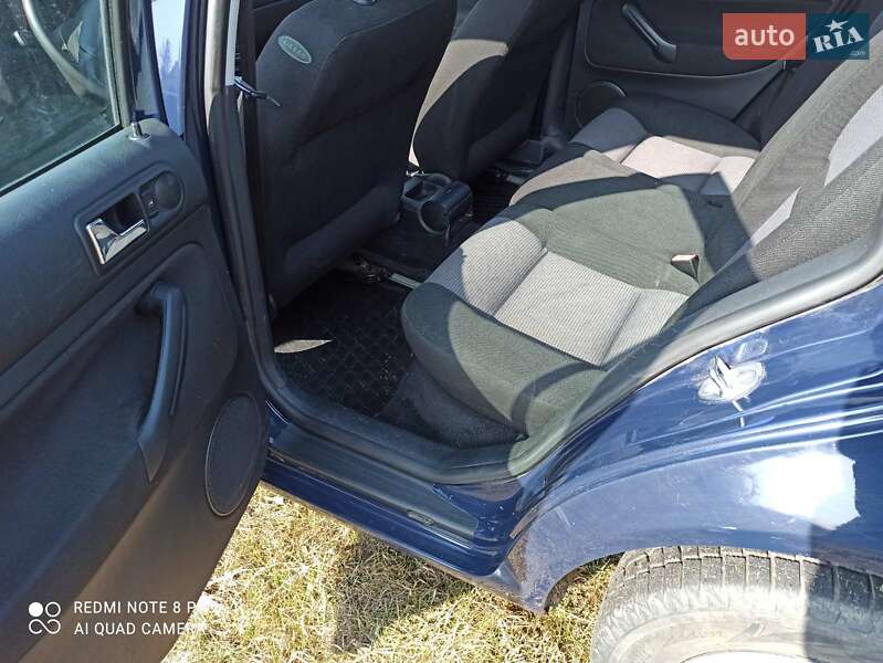 Універсал Volkswagen Golf 2001 в Диканьці