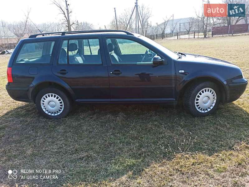 Універсал Volkswagen Golf 2001 в Диканьці