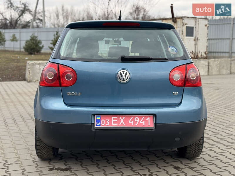 Хэтчбек Volkswagen Golf 2006 в Лубнах