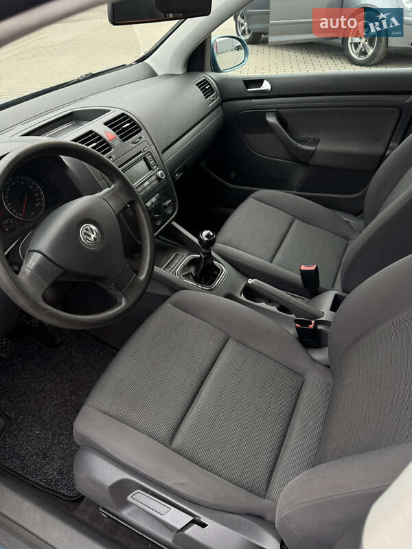 Хэтчбек Volkswagen Golf 2006 в Лубнах