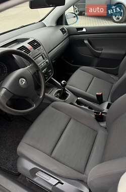 Хэтчбек Volkswagen Golf 2006 в Лубнах